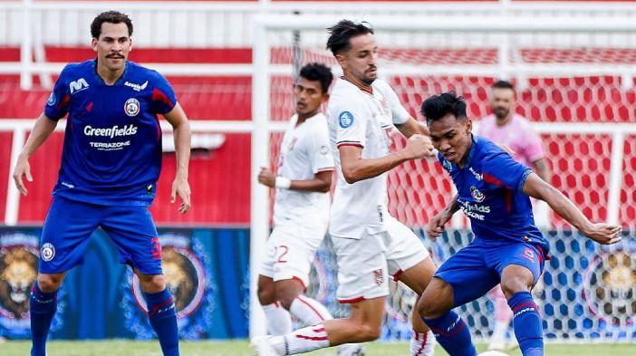 Suasana-laga-Arema-FC-vs-Malut-United-di-Stadion-Soepriadi-Blitar-Sabtu-19102024.jpg