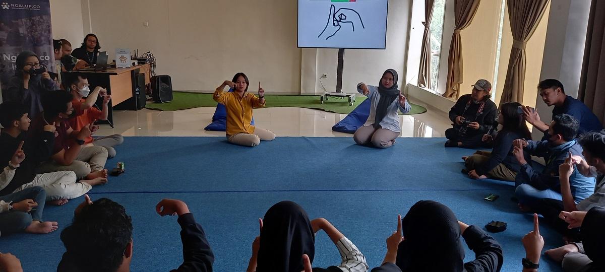 Sambut Hari Disabilitas Internasional, Ngalup Co Ajak Masyarakat Belajar Bahasa Isyarat