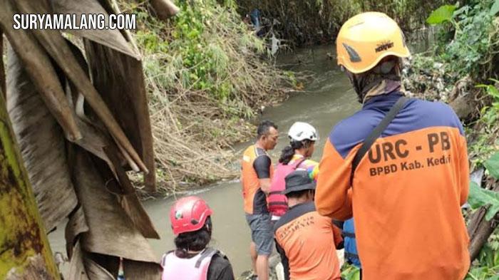 Ibu Kehilangan 2 Anak Gara-gara Permukaan Air Sungai Rata dengan Jalan di Kota Kediri