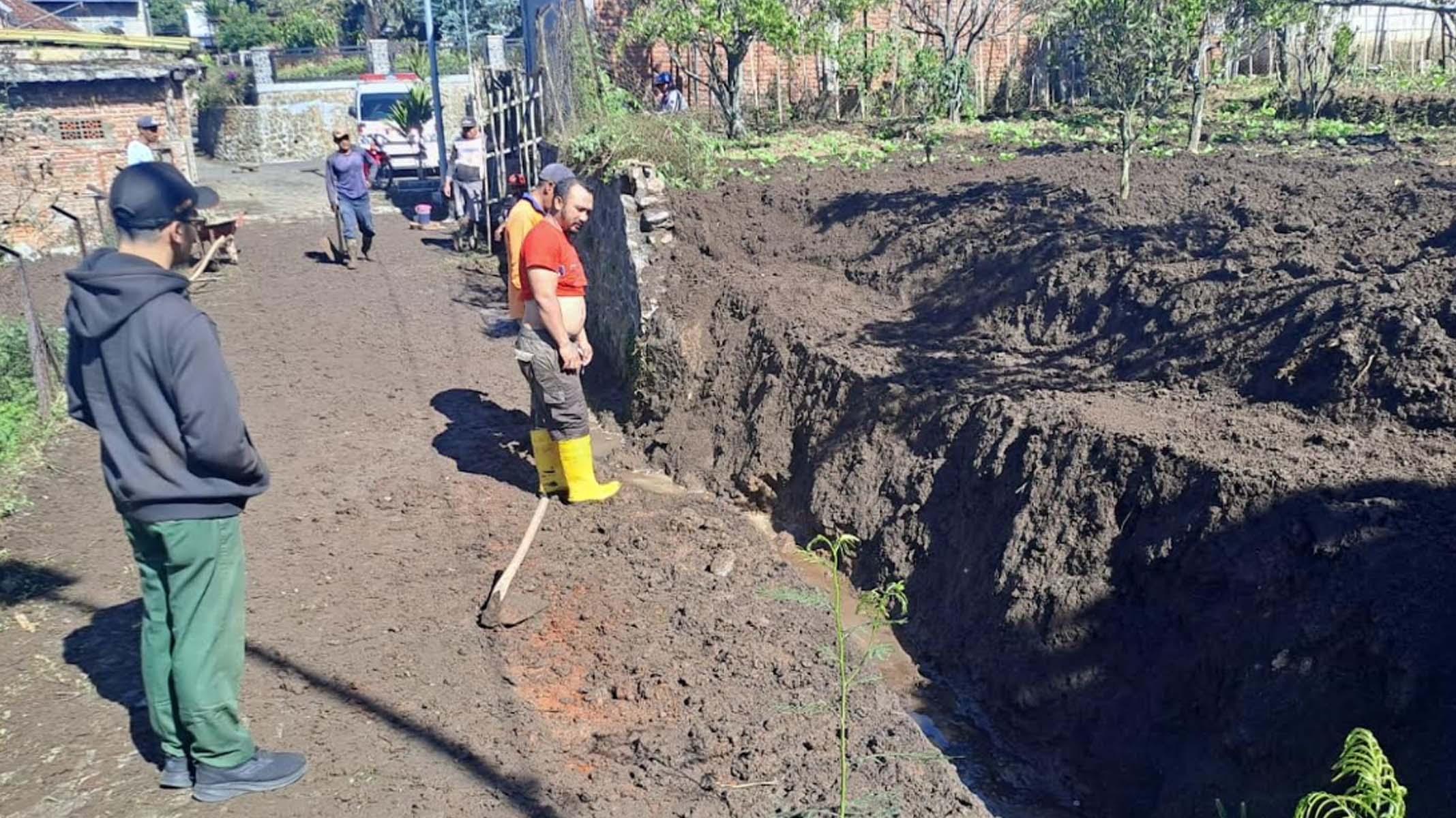 Tanah Ambles Terjadi Berturut dalam Dua Hari di Kota Batu, Ini Penyebabnya