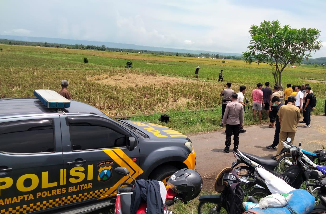 TKP-orang-meninggal-dunia-di-area-persawahan-DesaKecamatan-Selopuro-Kabupaten-Blitar.jpg