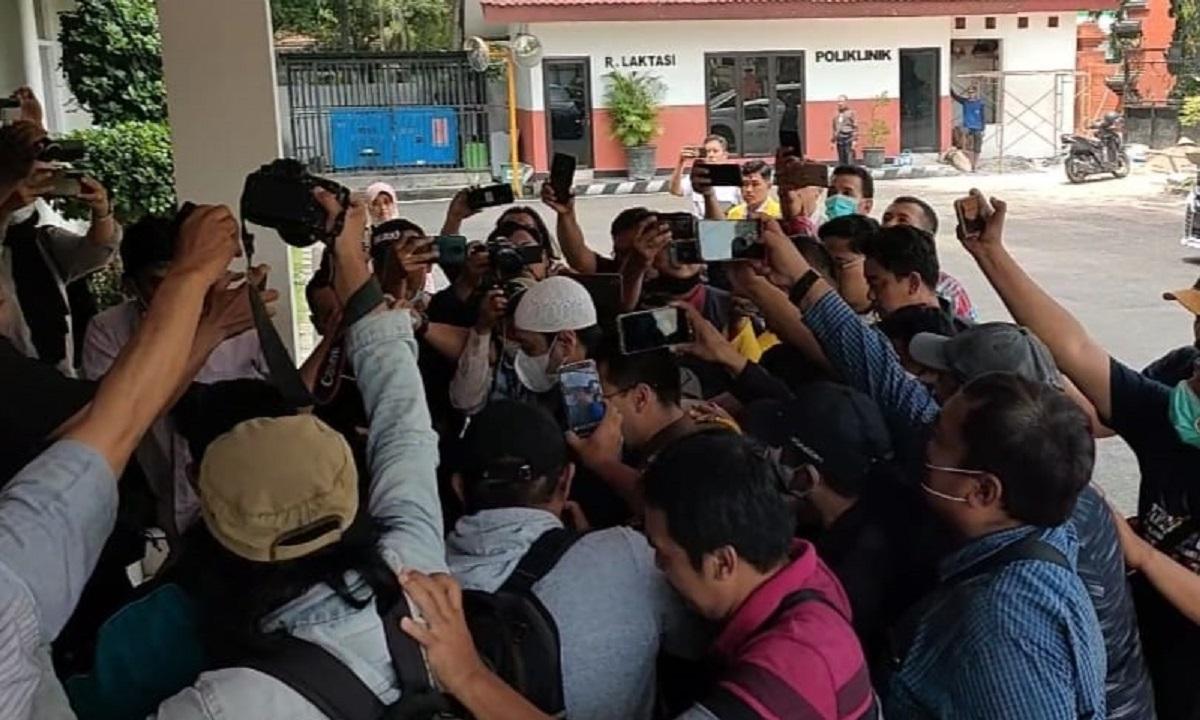 Berkas Perkara KDRT Suami Vena Melinda Dilimpahkan ke Kejaksaan Negara Kota Kediri