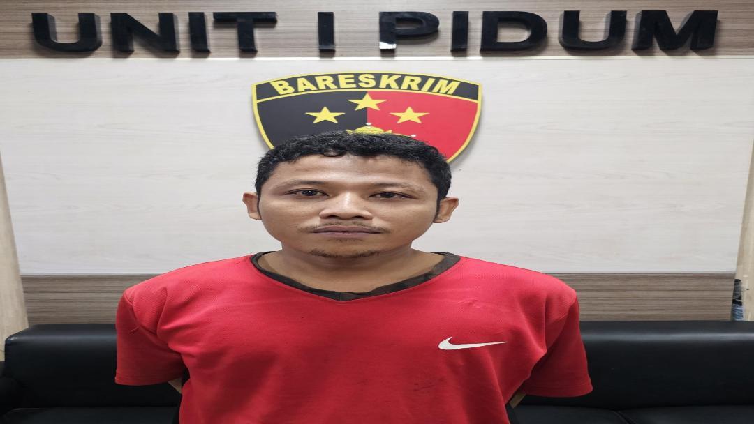 Tersangka-penganiayaan-di-Gresik-Ia-ngamuk-dan-menganiaya-korban-saat-ditagih-utang.jpg