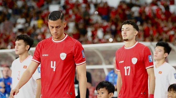 Timnas-Indonesia-Jay-Idzes-dan-Ivar-Jenner-Kualifikasi-Piala-Dunia-2026.jpg