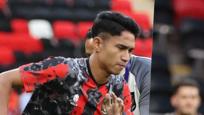 Timnas-Indonesia-Marselino-Ferdinan-pemanasan-jelang-menghadapi-Irak-Piala-Asia-2023.jpg