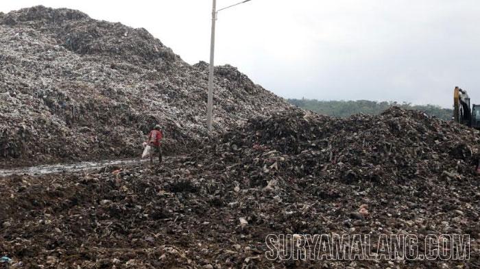 Tumpukan-sampah-di-TPA-Supit-Urang-Kota-Malang-d.jpg