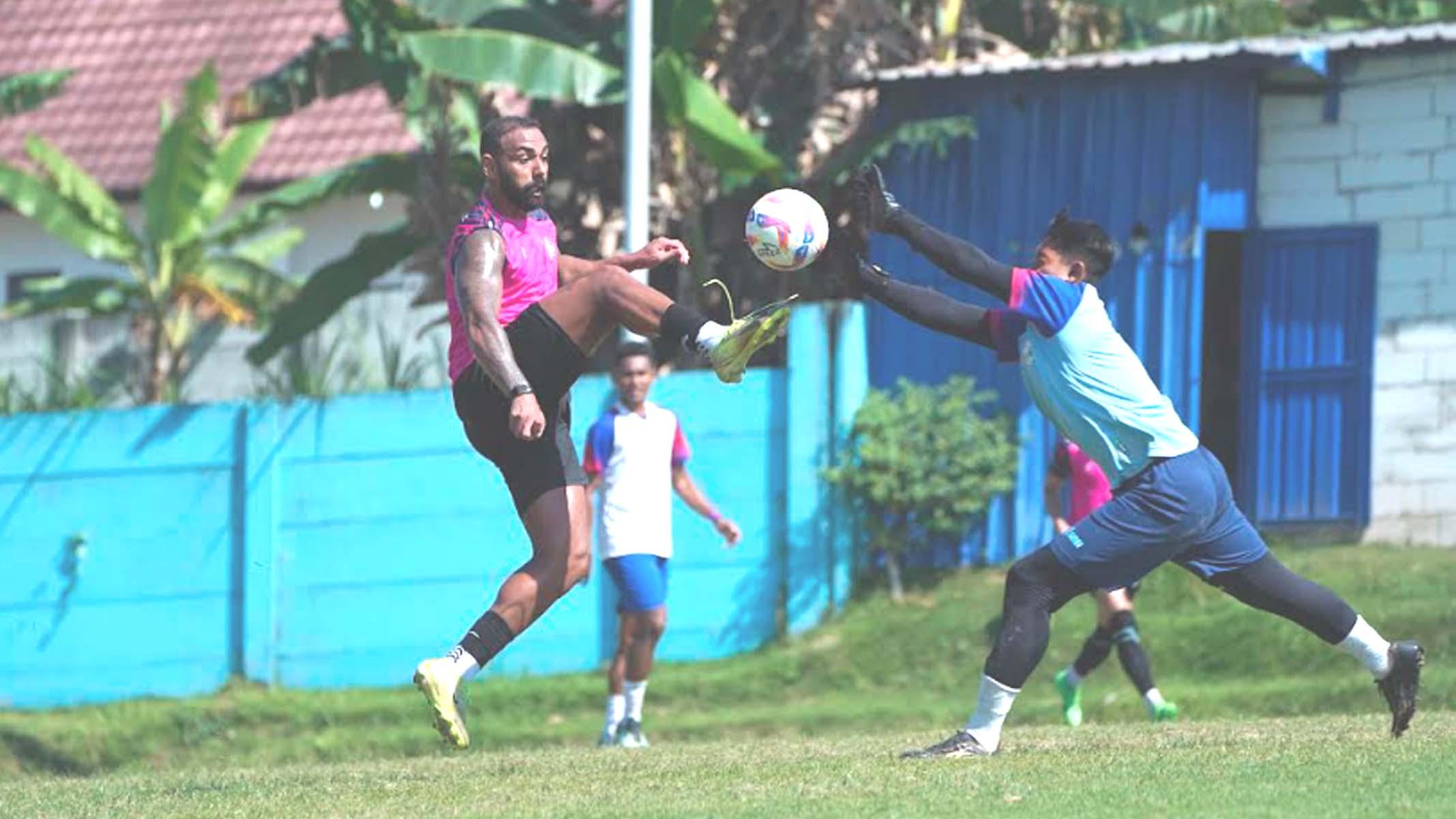 Uji Coba Arema FC Vs Rans Nusantara FC Menang Telak 7-1, Dalberto dan Dwiki Cetak Brace