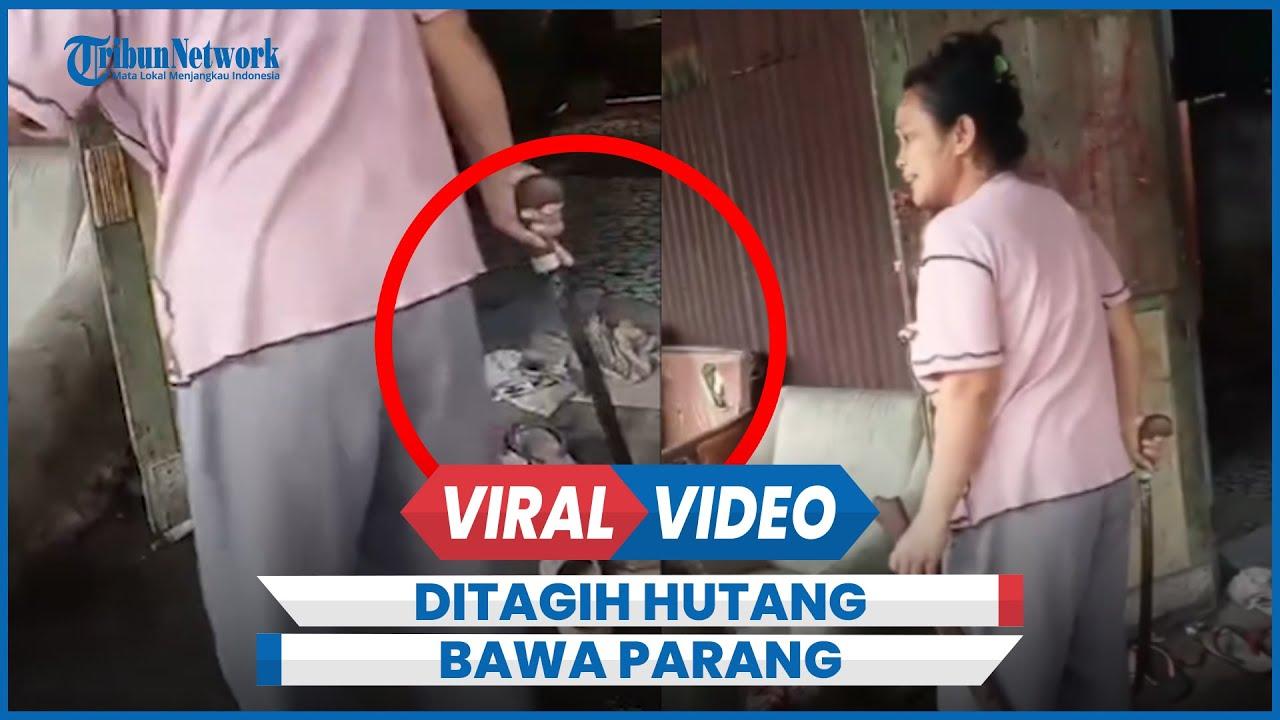 Viral-Ibu-ibu-Ngamuk-Bawa-Parang-Saat-Ditagih-Hutang-Tunggu-Suamiku-Gajian-Jangan-Bikin-Emosi.jpg