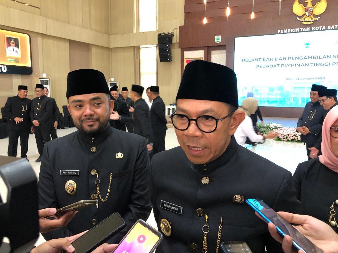 Wali-Kota-Batu-Nurochman-melakukan-rotasi-besar-besaran-pejabat-di-lingkungan-Pemkot-Batu.jpg