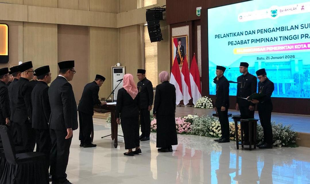 Wali-Kota-Batu-melakukan-rotasi-besar-besaran-pejabat-di-Lingkungan-Pemkot-Batu.jpg