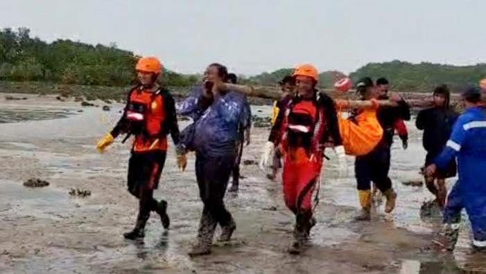 Hilang Diterjang Ombak, Nelayan Bangkalan Ditemukan Meninggal Dunia di Pesisir Kecamatan Klampis