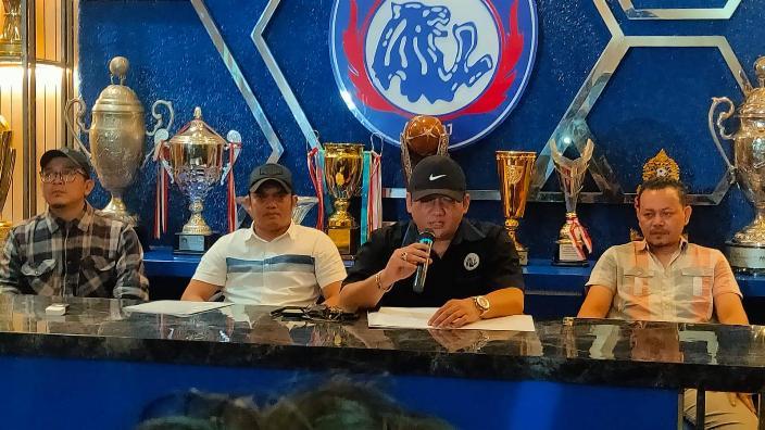 Wiebie-Dwi-Andriyas-resmi-menjabat-sebagai-manajer-Arema-FC-yang-baru.jpg
