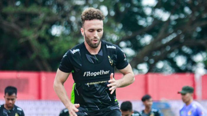 AREMA FC VS PERSIK KEDIRI: Duel Keluarga Valente, Jadwal Siaran Langsung Indosiar dan Link Vidio.com