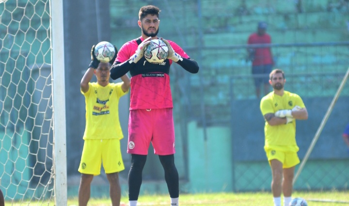 adilson-maringa-latihan-arema-fc-di-stadion-gajayana-kota-malang.jpg