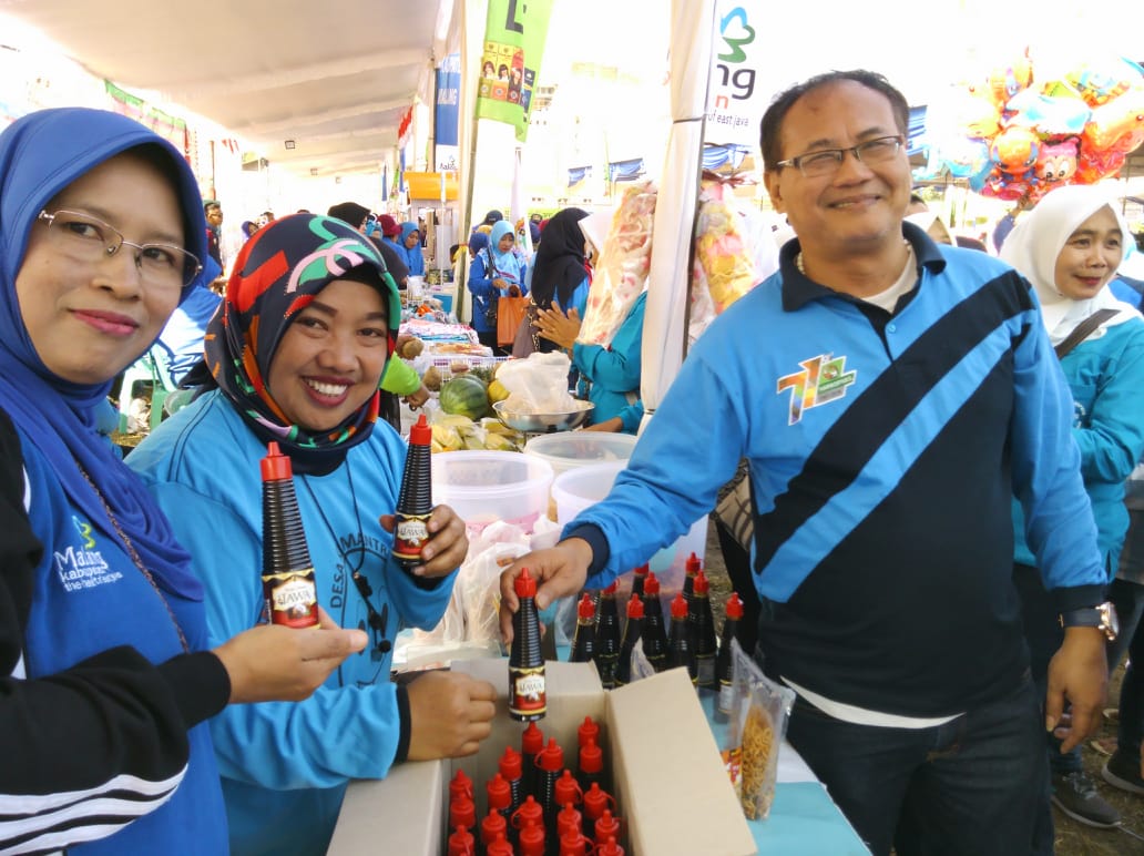 ainul-adawiyah-produk-kecapnya-saat-mengikuti-berbagai-pameran-di-malang-raya.jpg