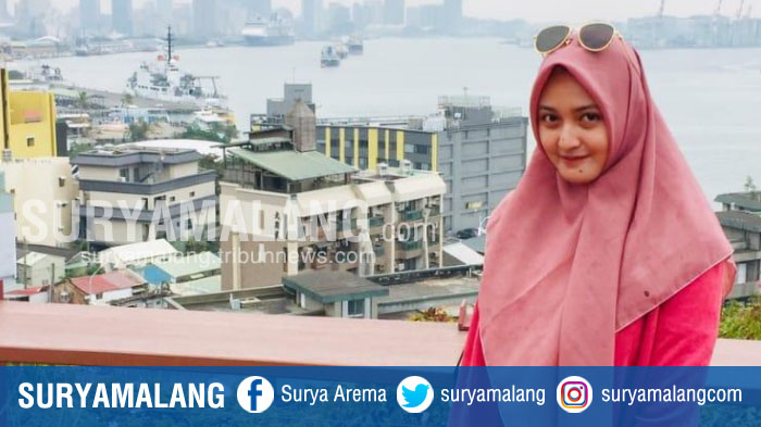 Pengalaman Aisyah F Helmadevi Kuliah Online di Universitas Muhammadiyah Surabaya Saat Pandemi