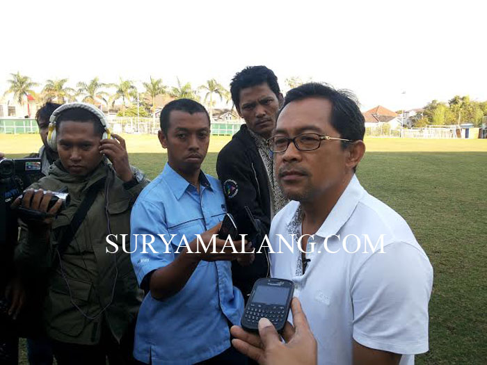 Resmi Latih Persela, Aji Santoso Langsung Pantau Laga Persela vs Persegres