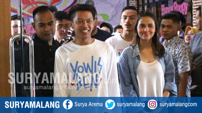 aktor-film-yowis-ben-bayu-skak-promo-film-dengan-mengunjungi-movimax-mall-dinoyo-city-kota-malang_20180312_193026.jpg