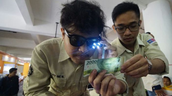 Mahasiswa Universitas Muhammadiyah Malang Ciptakan Pendeteksi Uang Bagi Tuna Netra