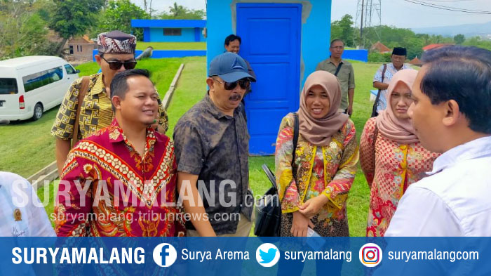 anggota-komisi-b-dprd-kota-malang-bersama-dengan-direktur-utama-pdam-kota-malang-m-nur-muhlas.jpg