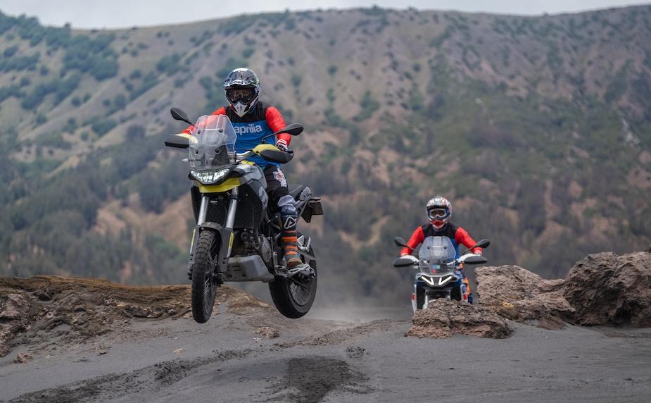 aprilia-tuareg-660-menaklukan-jalur-off-road-di-taman-nasional-bromo-tengger-semeru-tnbts.jpg