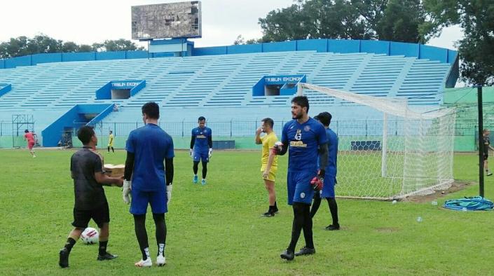 arema-fc-saat-latihan-di-stadion-gajayana-kota-malang-sebelum-ppkm-darurat.jpg
