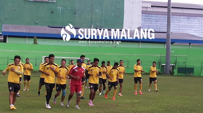 arema-latihan_20151208_200155.jpg