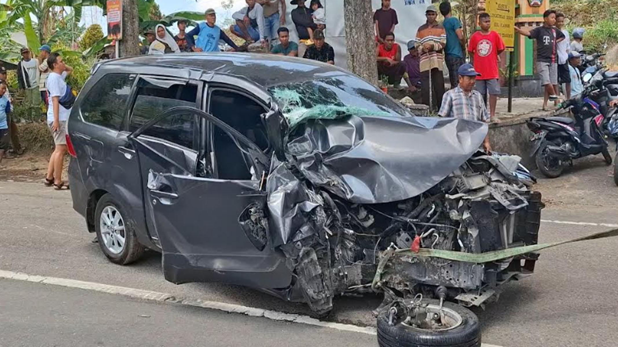 Kecelakaan di Marabahan: Motor vs Minibus, Korban Alami Luka Berat