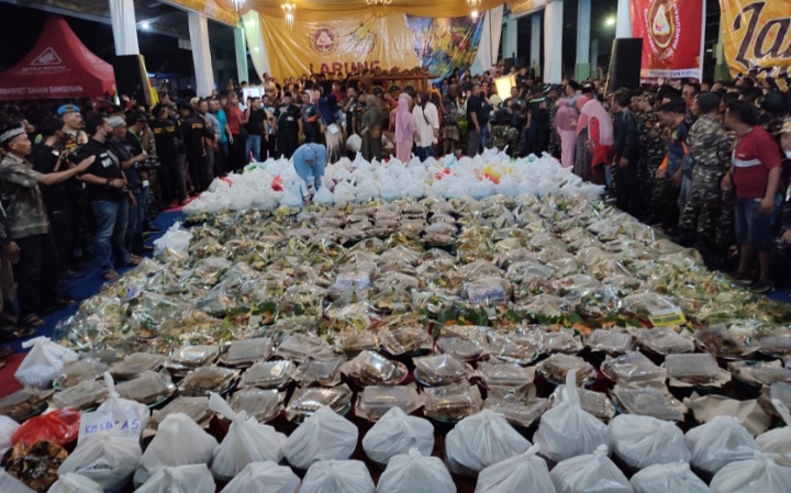 ayam-lodho-pak-yusuf-trenggalek-sudah-dua-kali-mencatat-rekor-muri.jpg