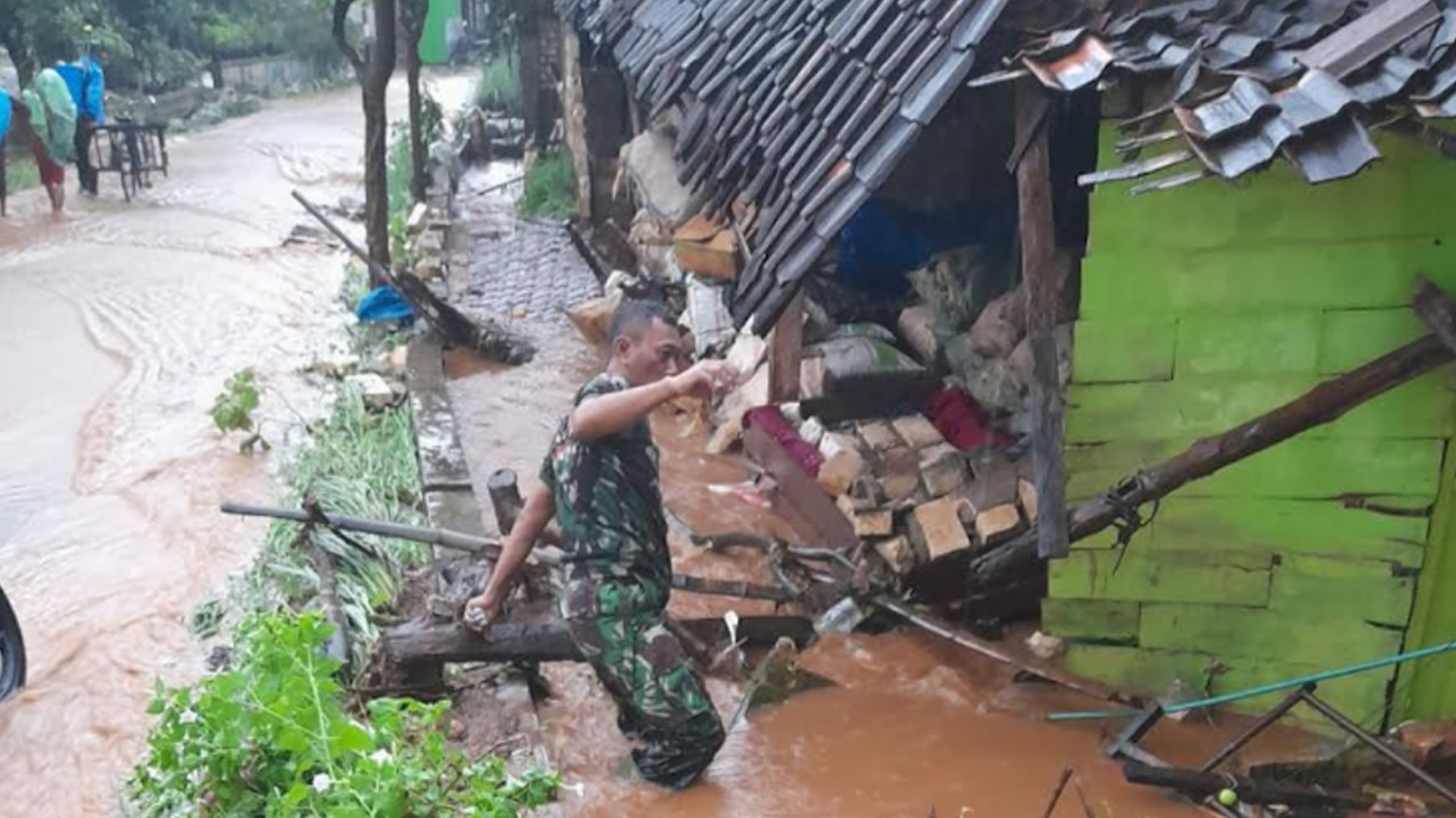 Kakek 70 Tahun Tewas dalam Banjir Bandang di Tuban