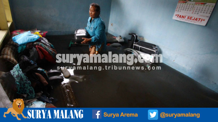 banjir-di-jalan-kedawung-kota-malang_20170227_181352.jpg
