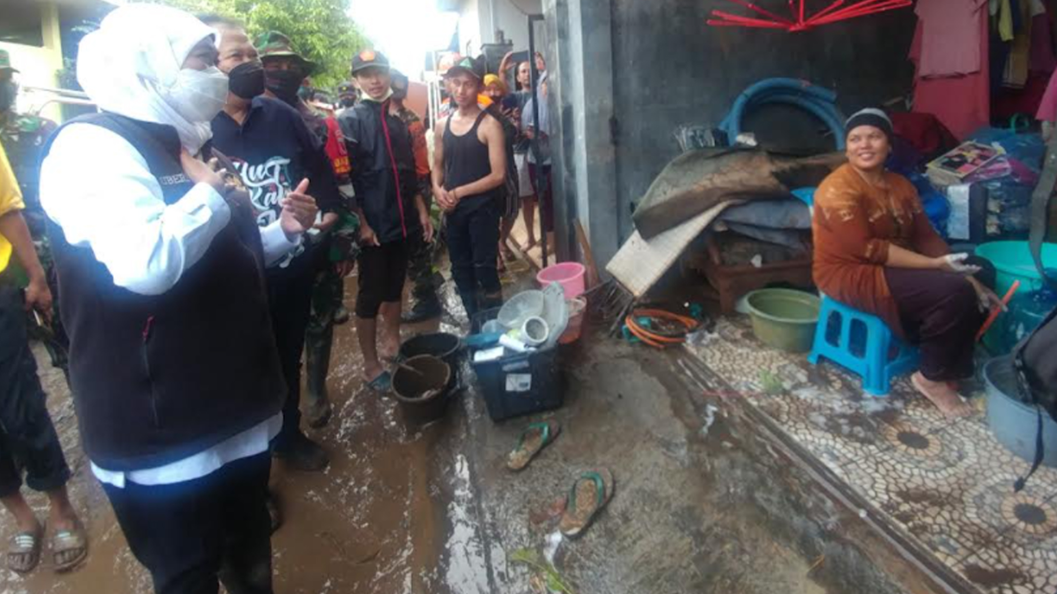 banjir-jember-gubernur-jatim-khofifah-indar-parawansa.jpg