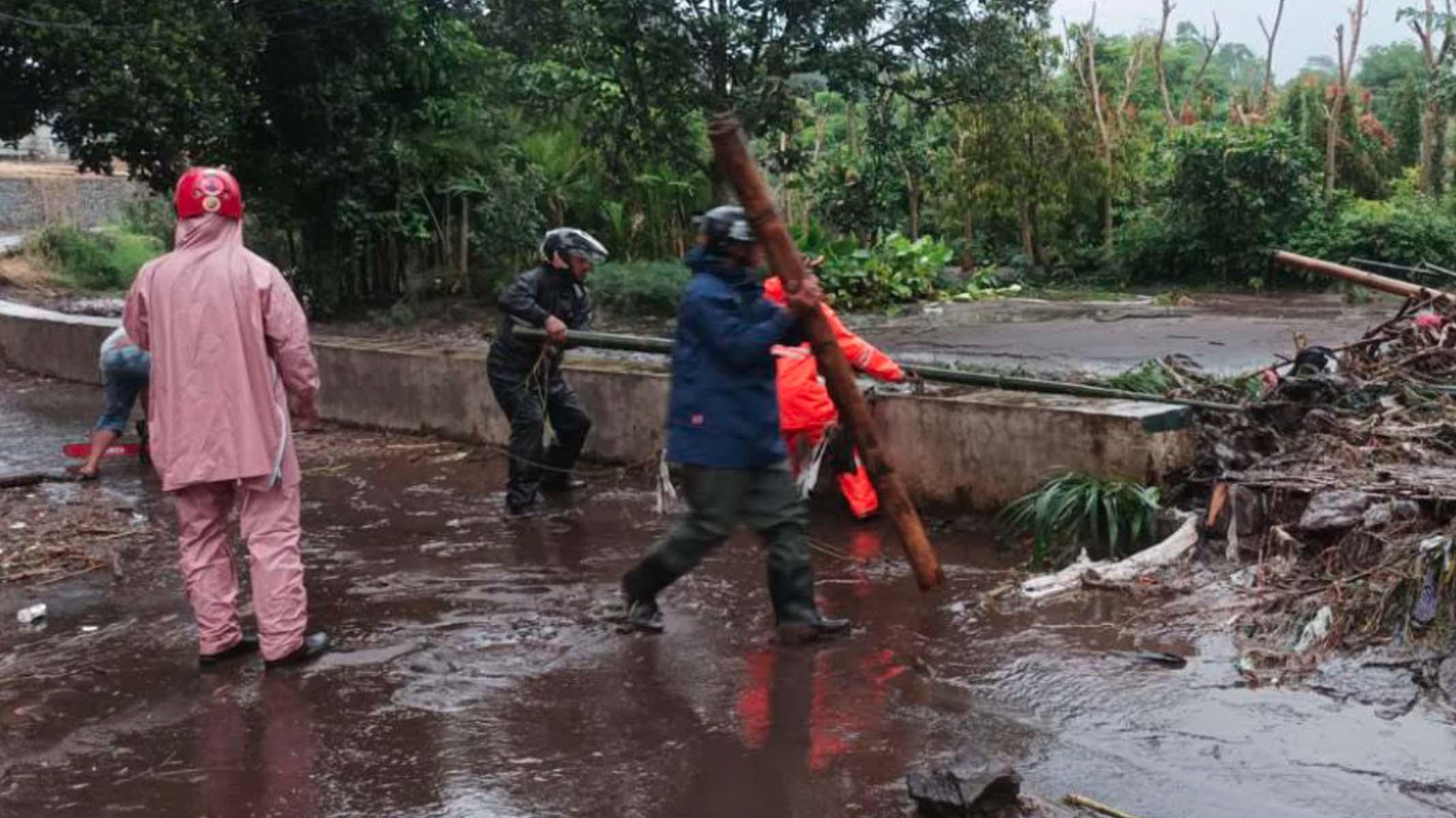 banjir-lumpur-bumiaji-kota-batu-ilustras.jpg