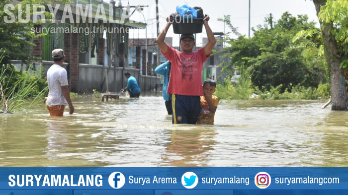 banjir-masih-merendam-sebanyak-1417-rumah-di-gresik.jpg