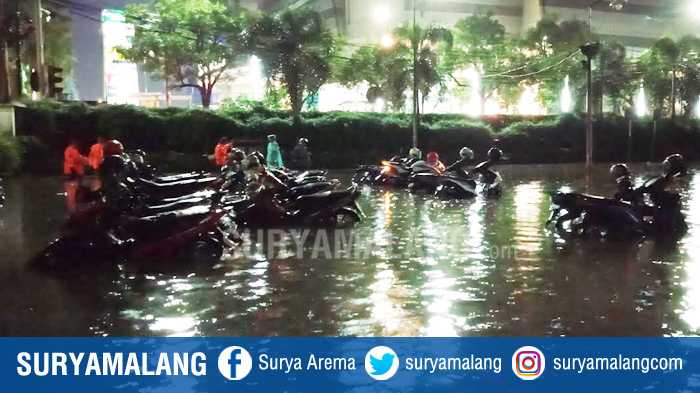 banjir-surabaya.jpg
