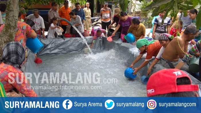 bantuan-air-bersih-di-lamongan_20180917_144806.jpg