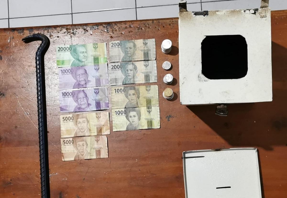 barang-bukti-kotak-amal-berisi-uang.jpg