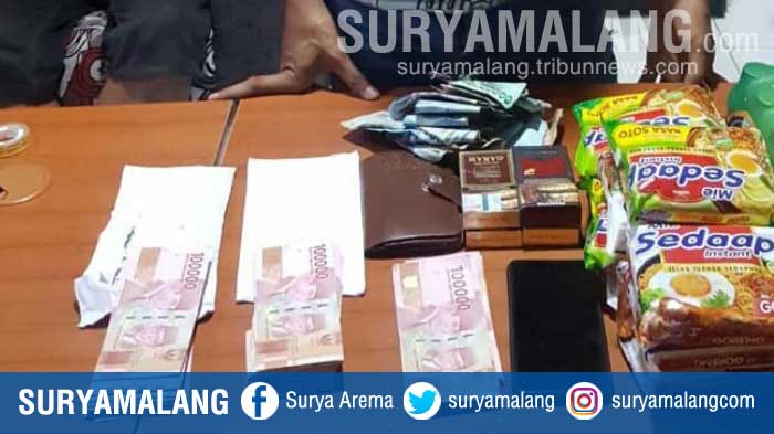 Pria Sidoarjo Edarkan Uang Palsu di Gresik, Polisi Sita Puluhan Lembar Uang Palsu Pecahan Rp 100.000