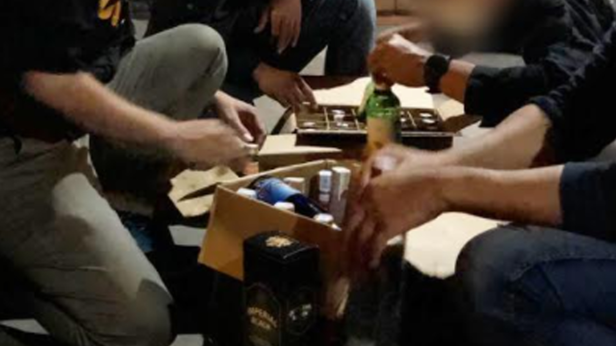 Tak Ada Izin, Bea Cukai Malang dan Satpol PP Amankan Ratusan Botol Miras dari Bar dan Toko