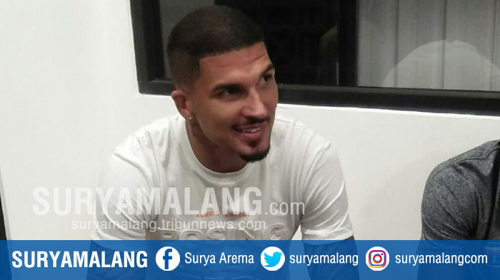 bek-arema-fc-arthur-cunha-betah-di-malang.jpg
