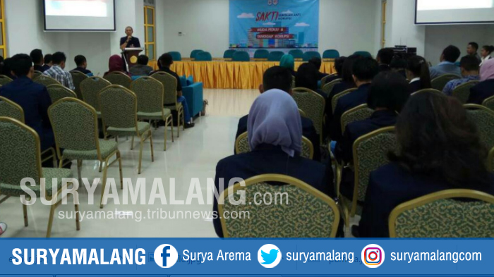 bem-fisip-universitas-merdeka-unmer-malang-mengadakan-sekolah-anti-korupsi-selasa-952017_20170509_131742.jpg