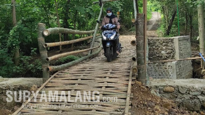 beredar-postingan-viral-jembatan-bambu-menggunakan-dana-apbd-sebesar-rp-1996-juta-di-ponorogo.jpg
