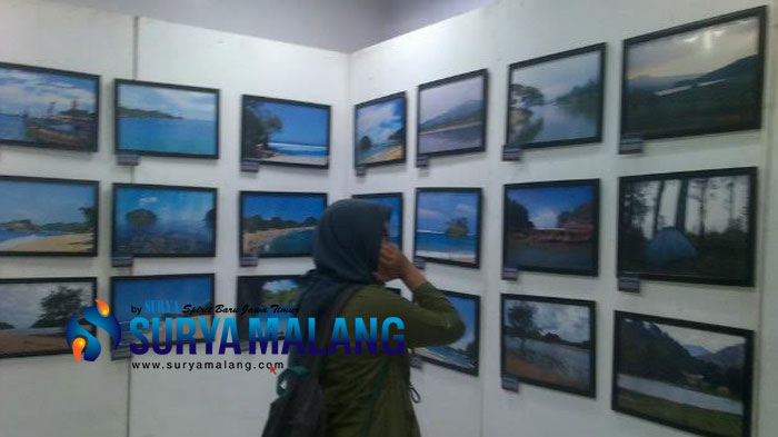 berita-malang-pameran-foto-sma-negeri-5_20160609_193435.jpg