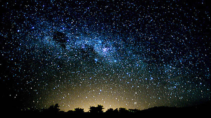 Ingat Matikan Lampu! Ini Tempat Ideal untuk Melihat Planet Mars Nanti Malam