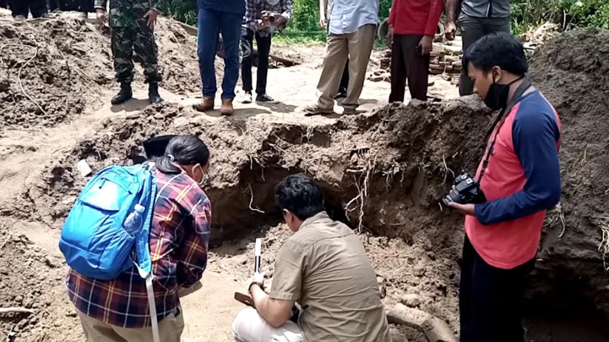 BPCB Jatim Periksa Struktur Bangunan Kuno di Lokasi Temuan Arca Siwa dan Parwati Tulungagung