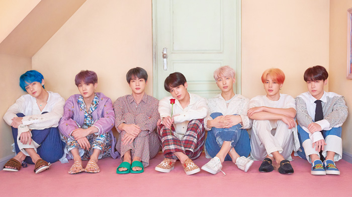 bts-banjir-pujian-saat-konser-di-arab-saudi-jungkook-cs-berhenti-latihan-saat-azan-berkumandang.jpg