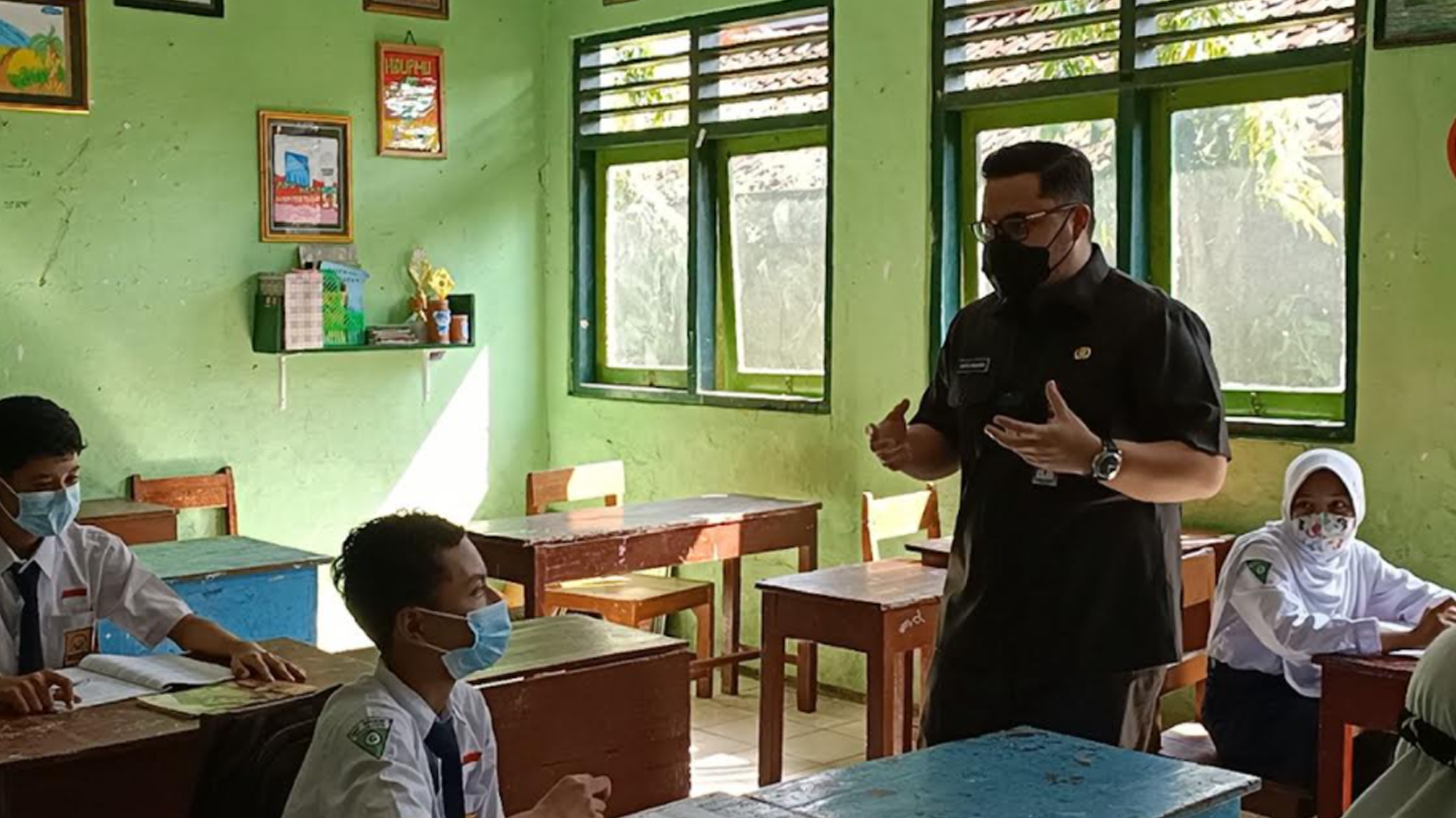 bupati-kediri-hanindhito-himawan-pramana-uji-coba-pembelajaran-tatap-muka-langsung.jpg