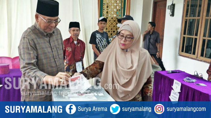 bupati-malang-rendra-kresna-bersama-istrinya-jajuk-rendra-kresna_20180627_124804.jpg