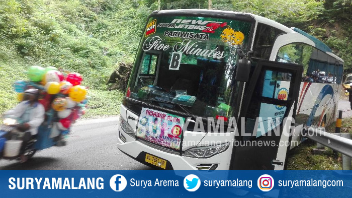 bus-pariwisata-tk-islam-al-azhar-tulungagung-terpelosok-di-jalur-payung-kota-batu_20180125_133227.jpg