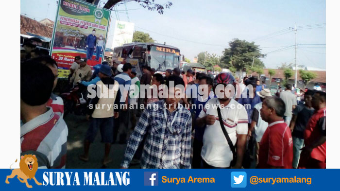 Warga Lempari Kaca Bus Mira Sampai Pecah di Nganjuk, Ini Penyebabnya